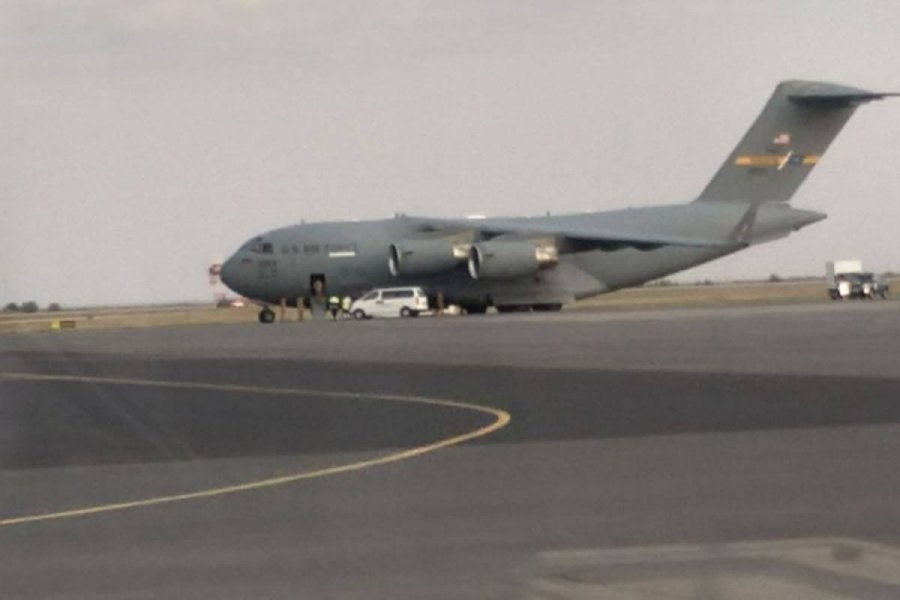В столицу Казахстана из США прибыл военный грузовой самолет С-17А