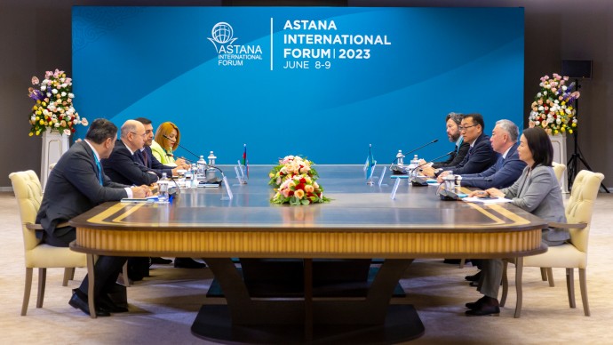 Министры Казахстана и Азербайджана провели переговоры на полях Международного форума Астана